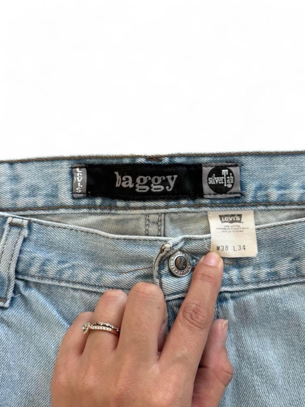 Vintage Levi’s SilverTab Baggy Jeans - Light Wash - Picture 3 of 8